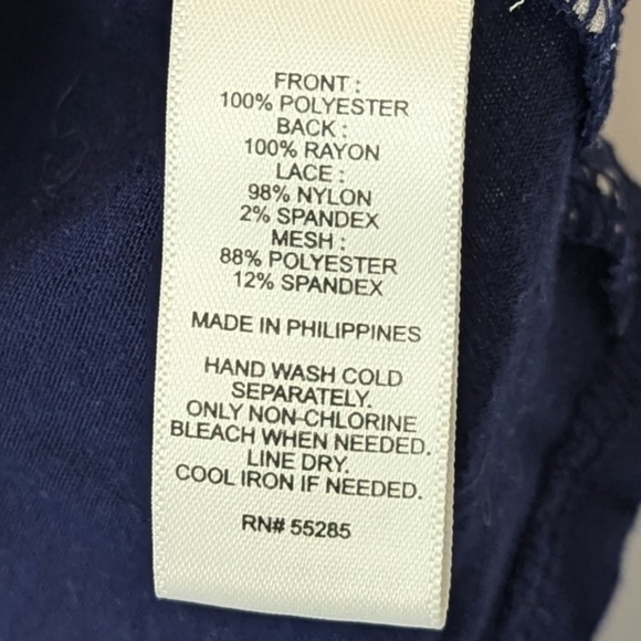 Express Chiffon V Neck Sleeveless Blouse in Retro Geometric Floral Print: Small - Picture 7 of 7